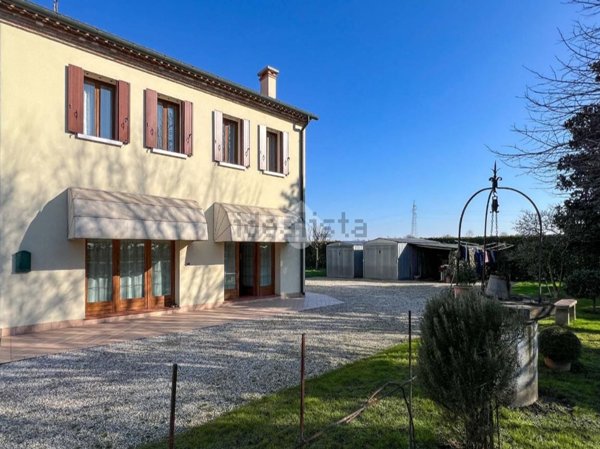 casa indipendente in vendita a Mirano