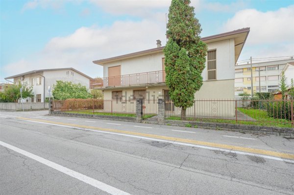 casa indipendente in vendita a Mirano