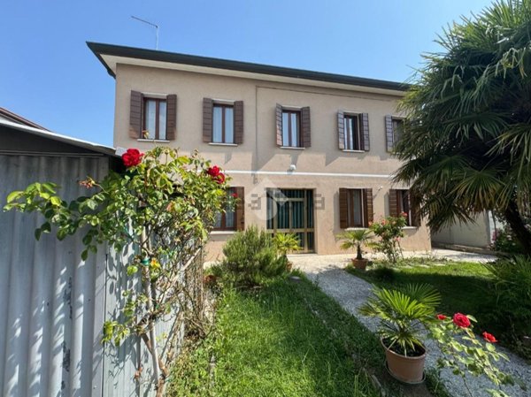 casa indipendente in vendita a Mirano