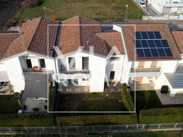 casa indipendente in vendita a Mirano in zona Vetrego