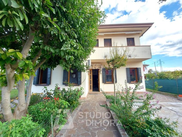 casa indipendente in vendita a Mirano in zona Ballò