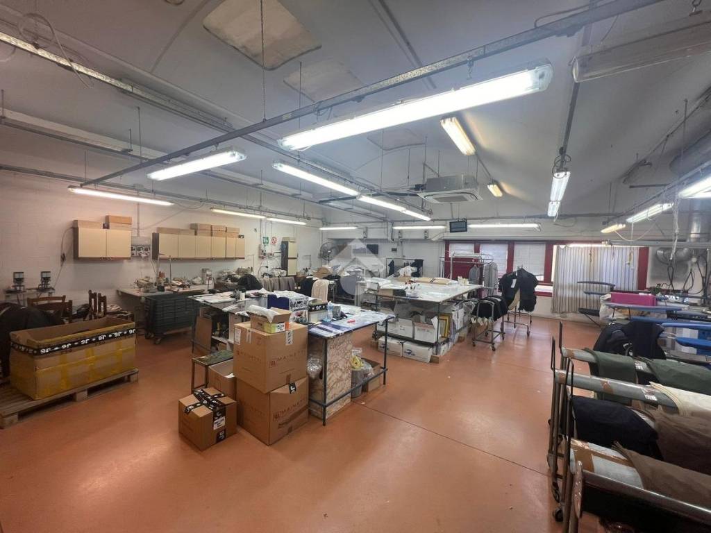 locale commerciale in vendita a Mirano