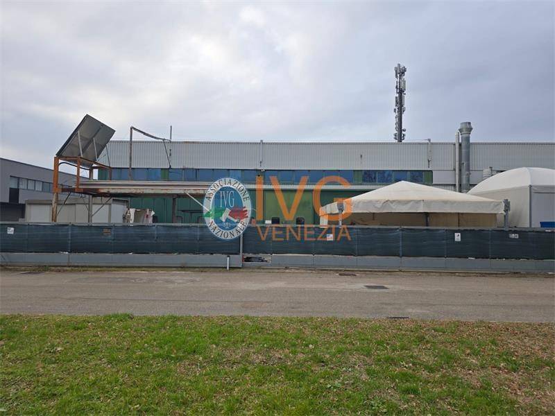 locale commerciale in vendita a Mirano in zona Zianigo