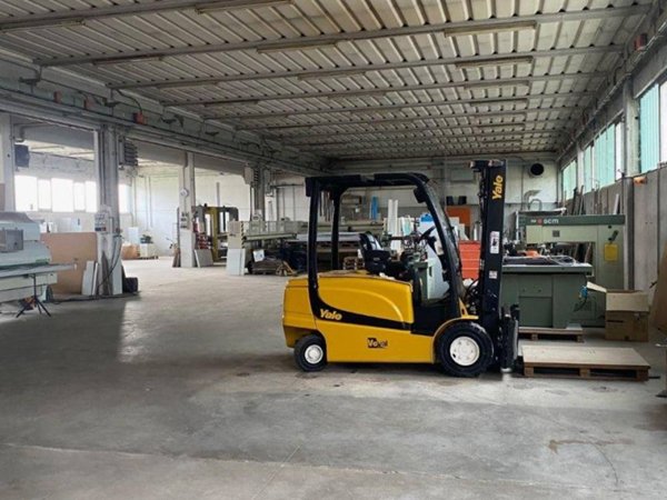 locale commerciale in vendita a Mirano in zona Zianigo