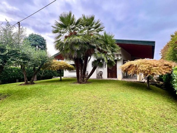 casa indipendente in vendita a Mirano in zona Vetrego