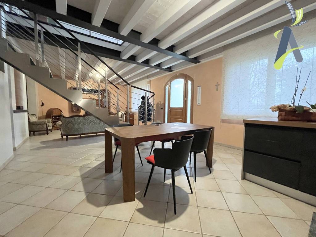 casa indipendente in vendita a Mirano in zona Scaltenigo