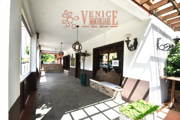 locale commerciale in vendita a Mirano