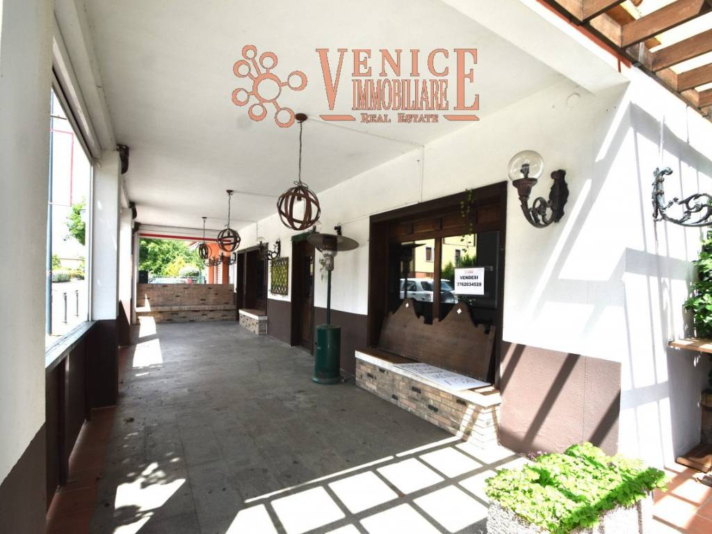 negozio in vendita a Mirano in zona Vetrego