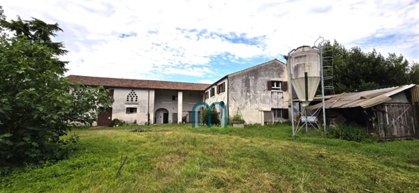 locale di sgombero in vendita a Mirano