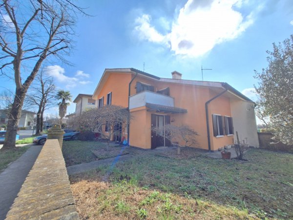 casa indipendente in vendita a Mirano in zona Scaltenigo