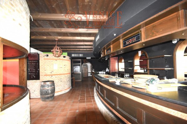 locale commerciale in vendita a Mirano in zona Vetrego
