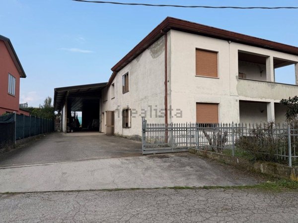 capannone in vendita a Mirano in zona Ballò