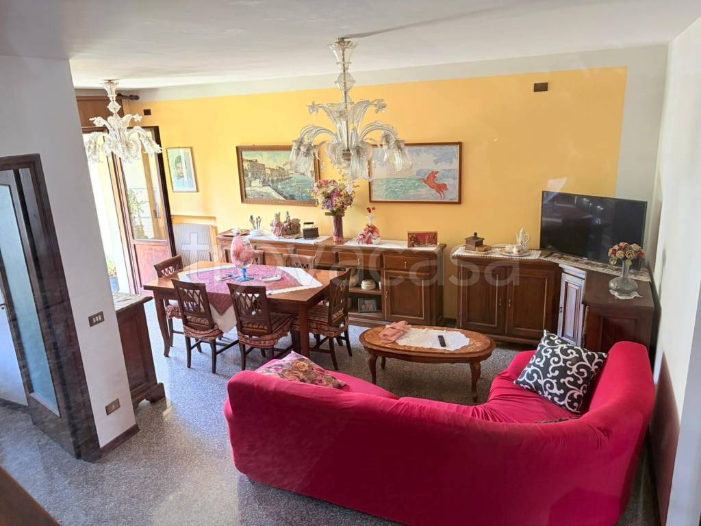casa indipendente in vendita a Mirano in zona Scaltenigo