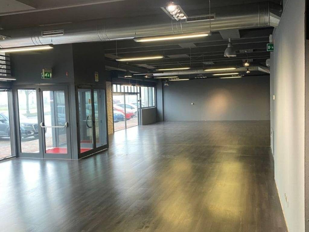 negozio in vendita a Mirano in zona Ballò
