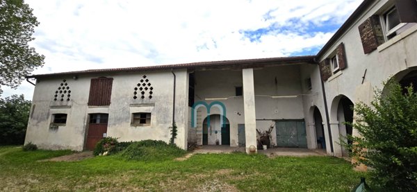 locale di sgombero in vendita a Mirano