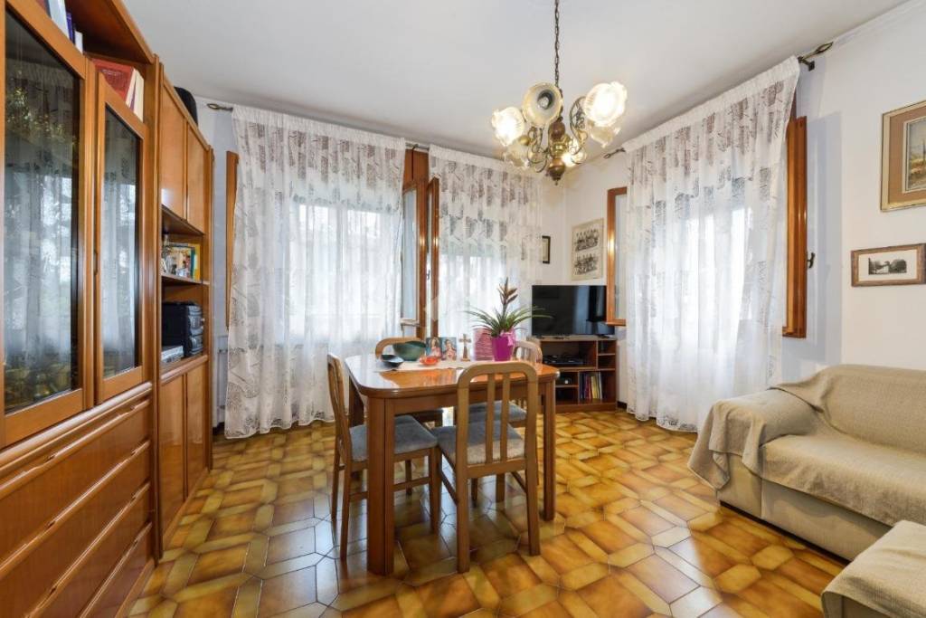 casa indipendente in vendita a Mirano in zona Scaltenigo
