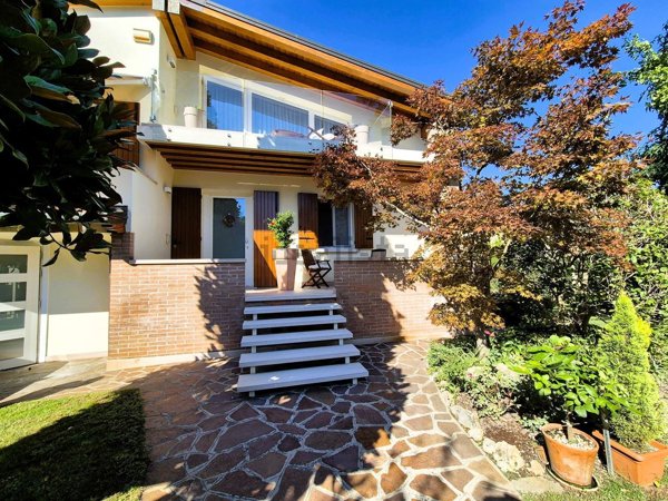 casa indipendente in vendita a Mirano in zona Scaltenigo
