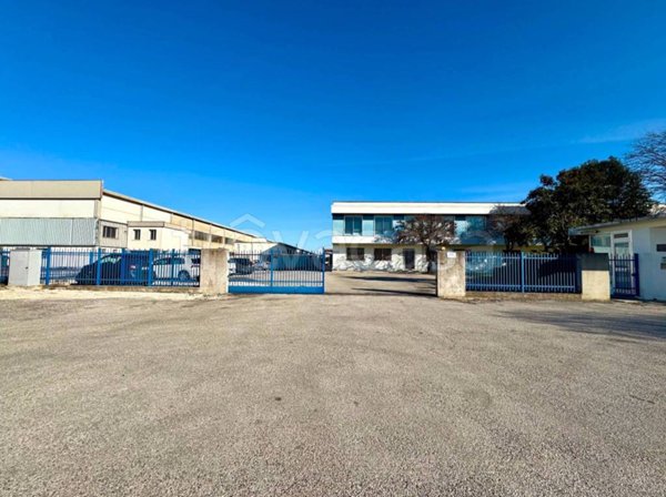 locale commerciale in vendita a Musile di Piave