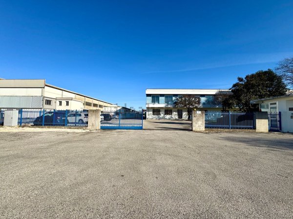 capannone in vendita a Musile di Piave