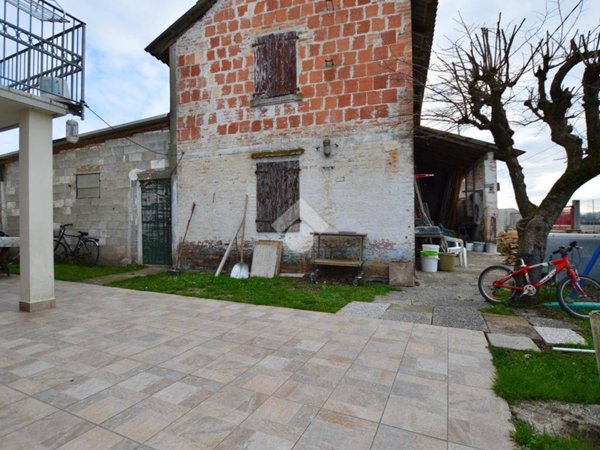 locale commerciale in vendita a Musile di Piave