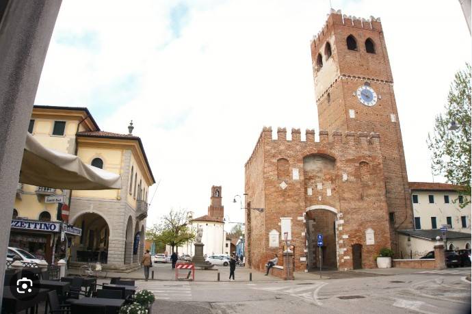 locale commerciale in vendita a Noale