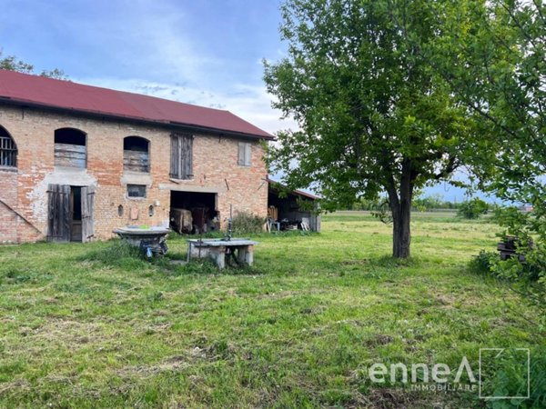 locale commerciale in vendita a Noventa di Piave in zona Romanziol