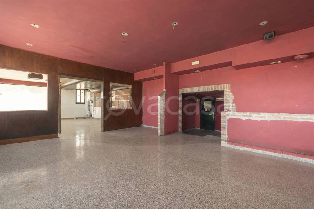 negozio in vendita a Pianiga in zona Rivale