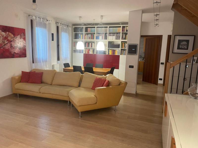 appartamento in vendita a Pianiga in zona Mellaredo