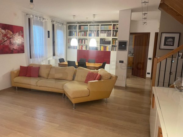 appartamento in vendita a Pianiga in zona Mellaredo