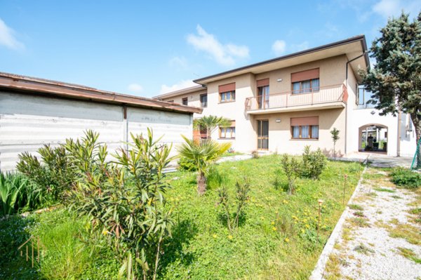 casa indipendente in vendita a Pianiga in zona Mellaredo