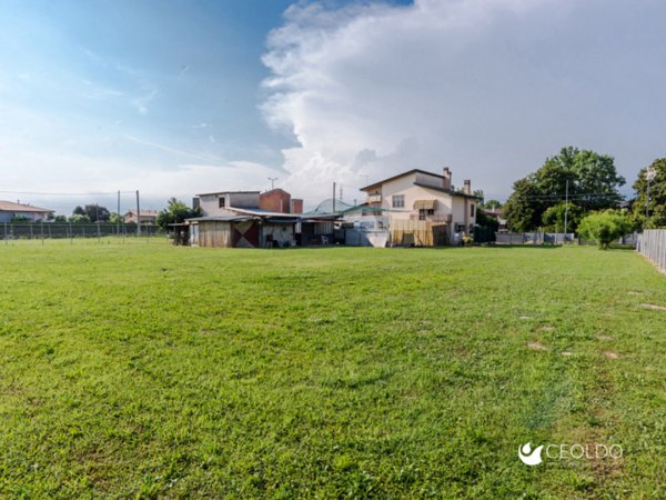 terreno edificabile in vendita a Pianiga in zona Rivale