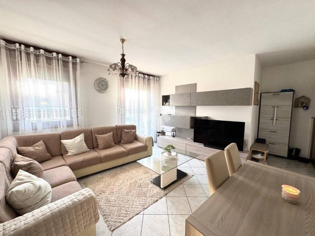 appartamento in vendita a Pianiga in zona Mellaredo