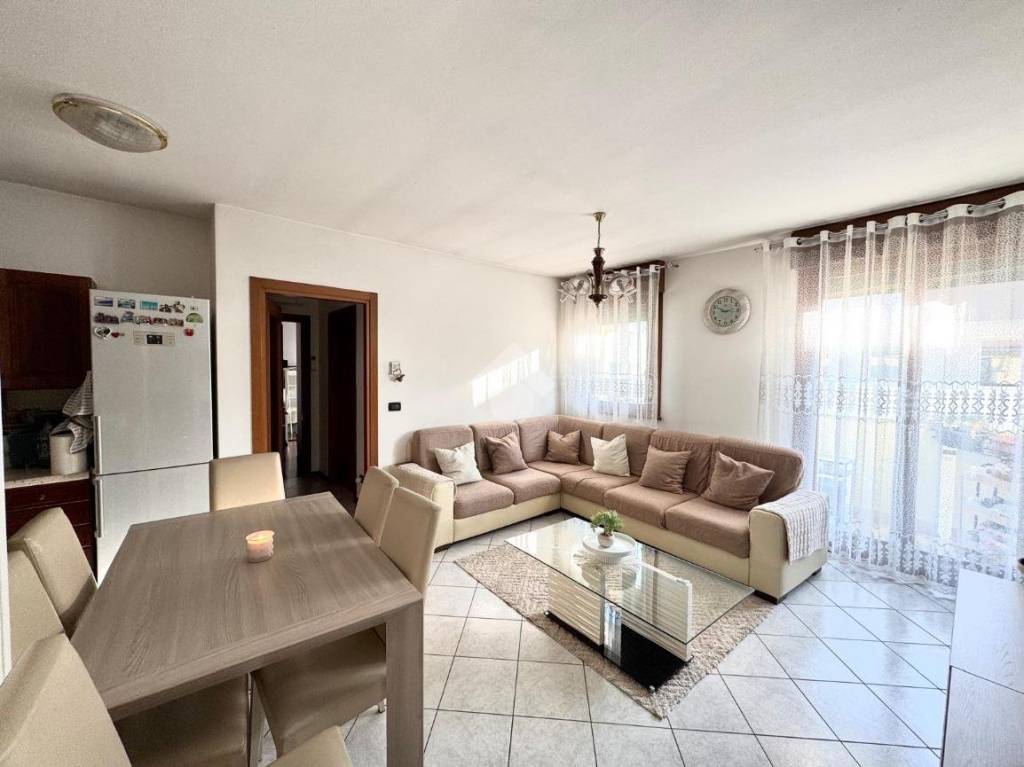 appartamento in vendita a Pianiga in zona Mellaredo