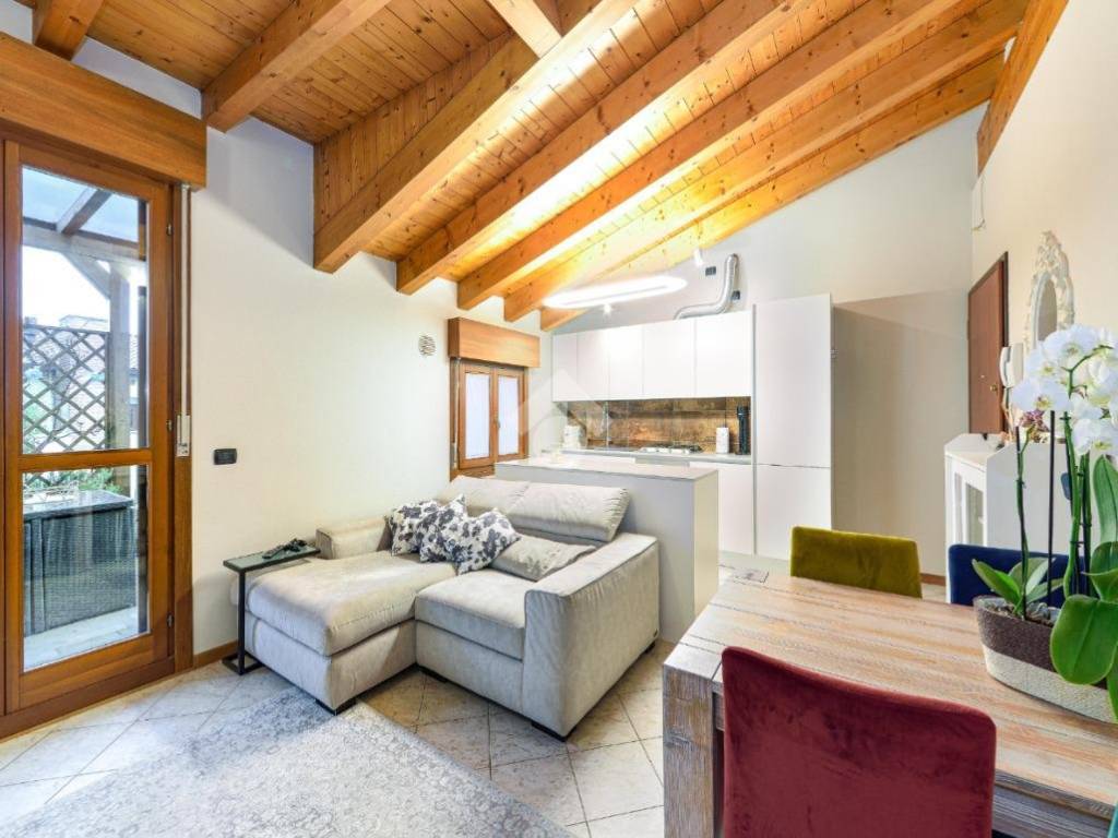 appartamento in vendita a Pianiga in zona Mellaredo