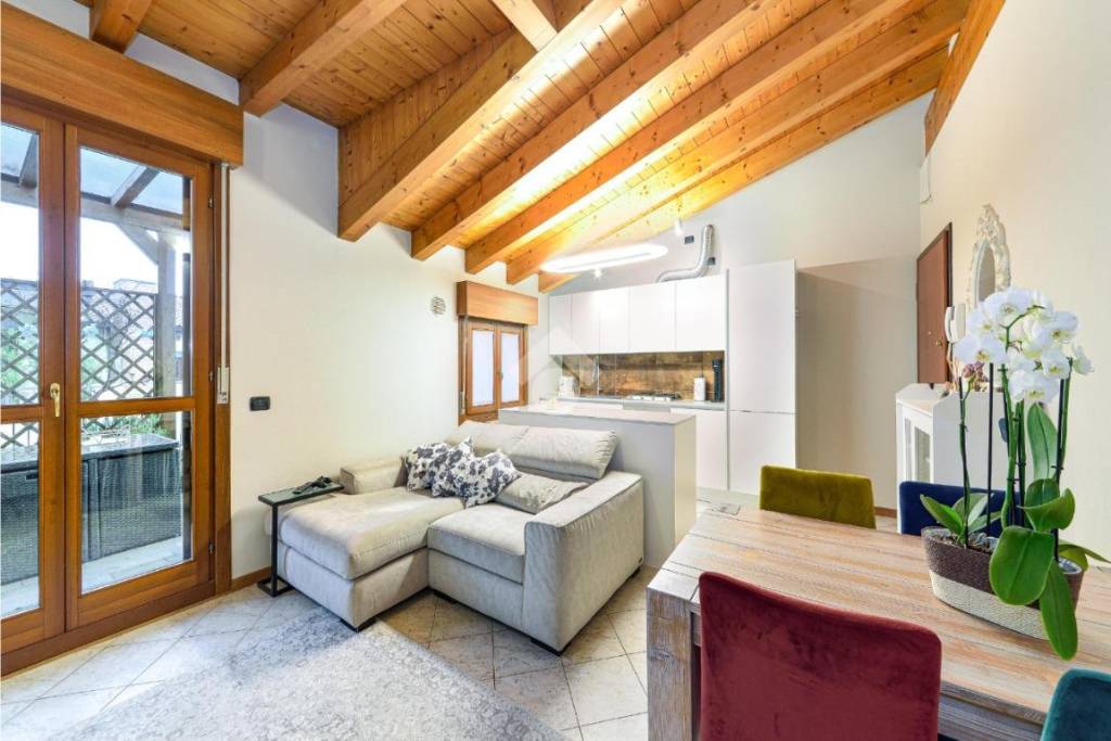 appartamento in vendita a Pianiga in zona Mellaredo