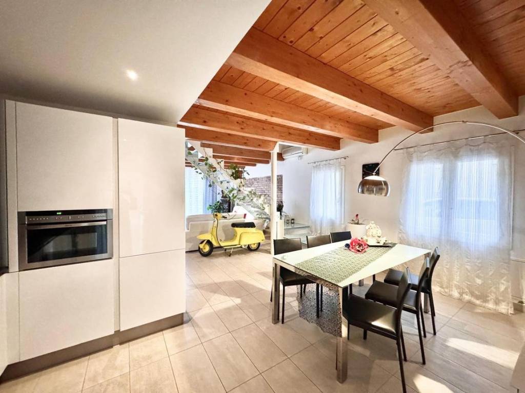 casa indipendente in vendita a Pianiga in zona Rivale