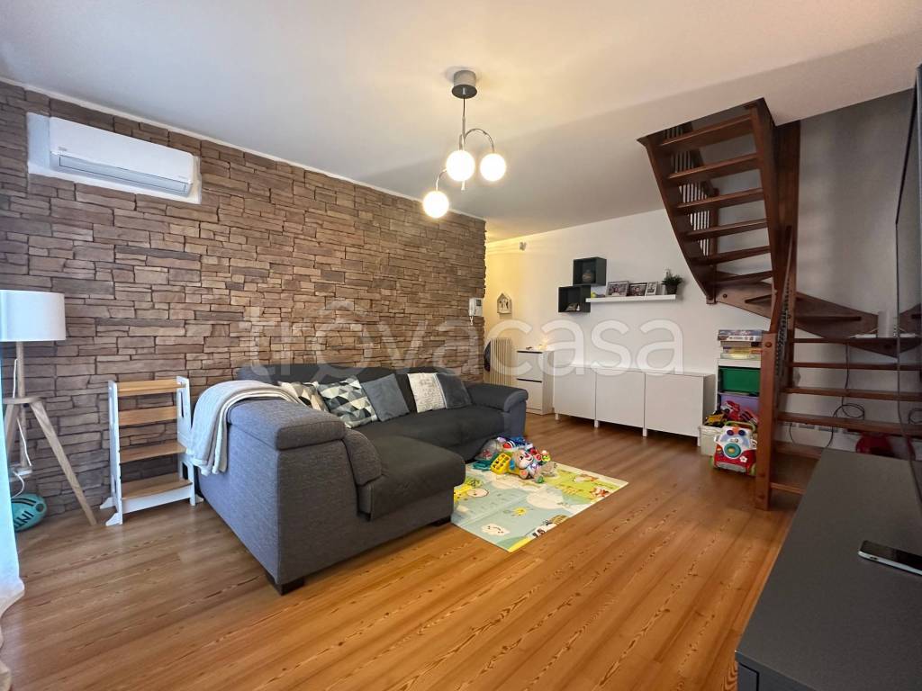 appartamento in vendita a Pianiga in zona Cazzago