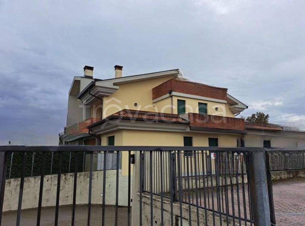 appartamento in vendita a Pianiga in zona Cazzago