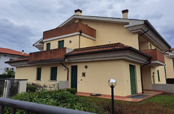 appartamento in vendita a Pianiga in zona Cazzago