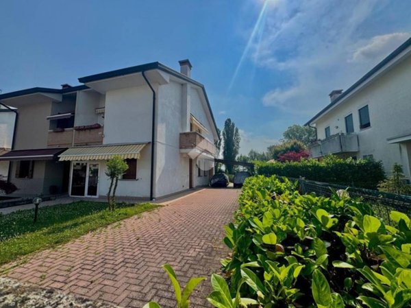 casa indipendente in vendita a Pianiga in zona Mellaredo