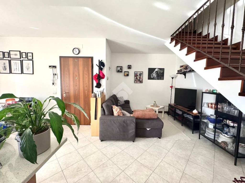 appartamento in vendita a Pianiga in zona Mellaredo