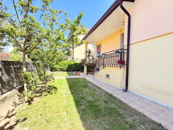 casa indipendente in vendita a Pianiga in zona Cazzago