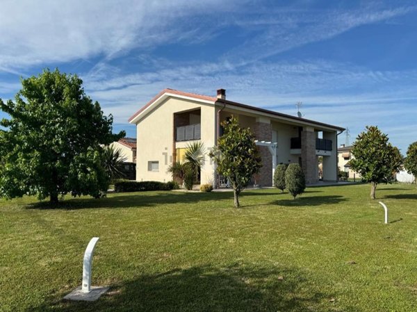 appartamento in vendita a Pianiga in zona Cazzago