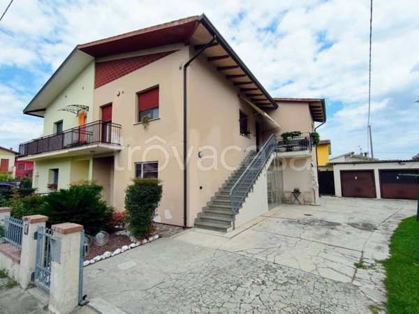 casa indipendente in vendita a Portogruaro in zona Lugugnana