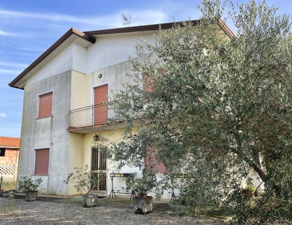 casa indipendente in vendita a Portogruaro in zona Lugugnana