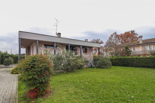 casa indipendente in vendita a Portogruaro in zona Lugugnana