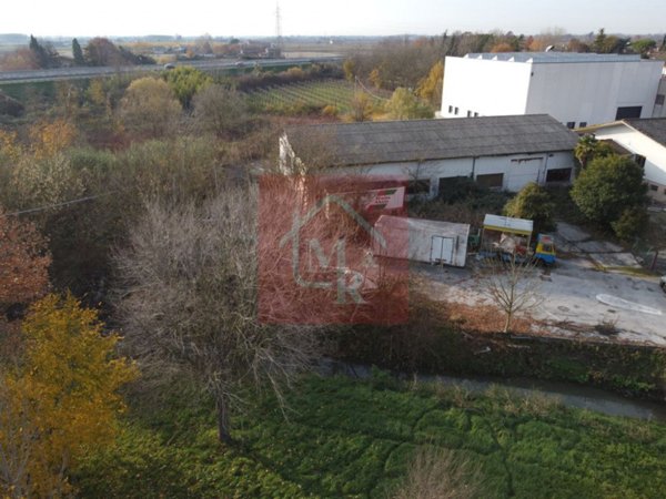 capannone in vendita a Portogruaro in zona Pradipozzo