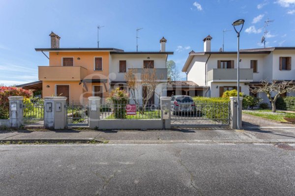 casa indipendente in vendita a Portogruaro in zona Lugugnana