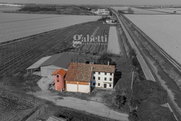 appartamento in vendita a Portogruaro in zona Lugugnana