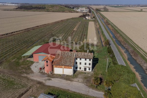 appartamento in vendita a Portogruaro in zona Lugugnana